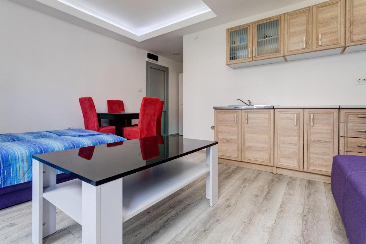 Post Office Center Apartment *